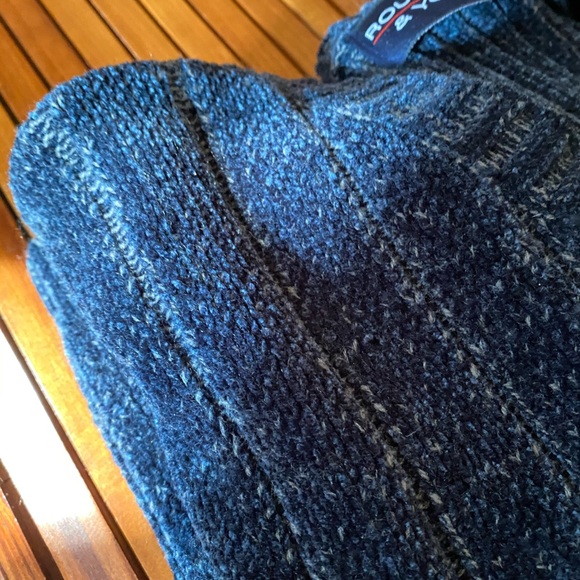 Men’s v-neck sweater - Picture 6 of 6